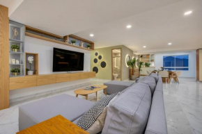 Opulent and Luxury 4 Bedroom